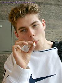 Американские власти хотят уберечь подростков от курения