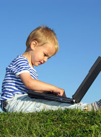 Ребёнок с компьютером