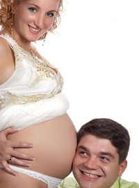 Беременная женщина с мужчиной
