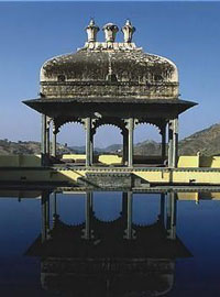 Дворец Devi Garh Palace (Деви Гарх Палас) в Индии (India)