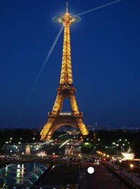   (Eiffel tower)