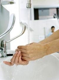 Врачам рекомендуется чаще мыть руки