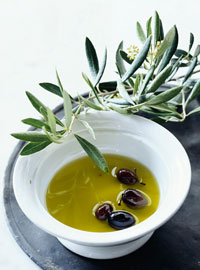 Оливковое масло в тарелке