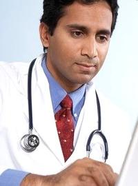 Индийские доктора предоставляют более доступные услуги